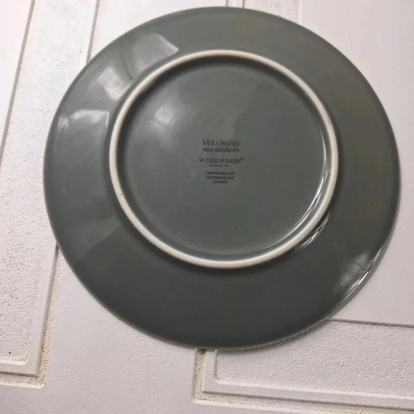 Vera Wang Vera Gradients Wedgewood England 1759 Green 4 Plates Salad/Dessert - Picture 5 of 13